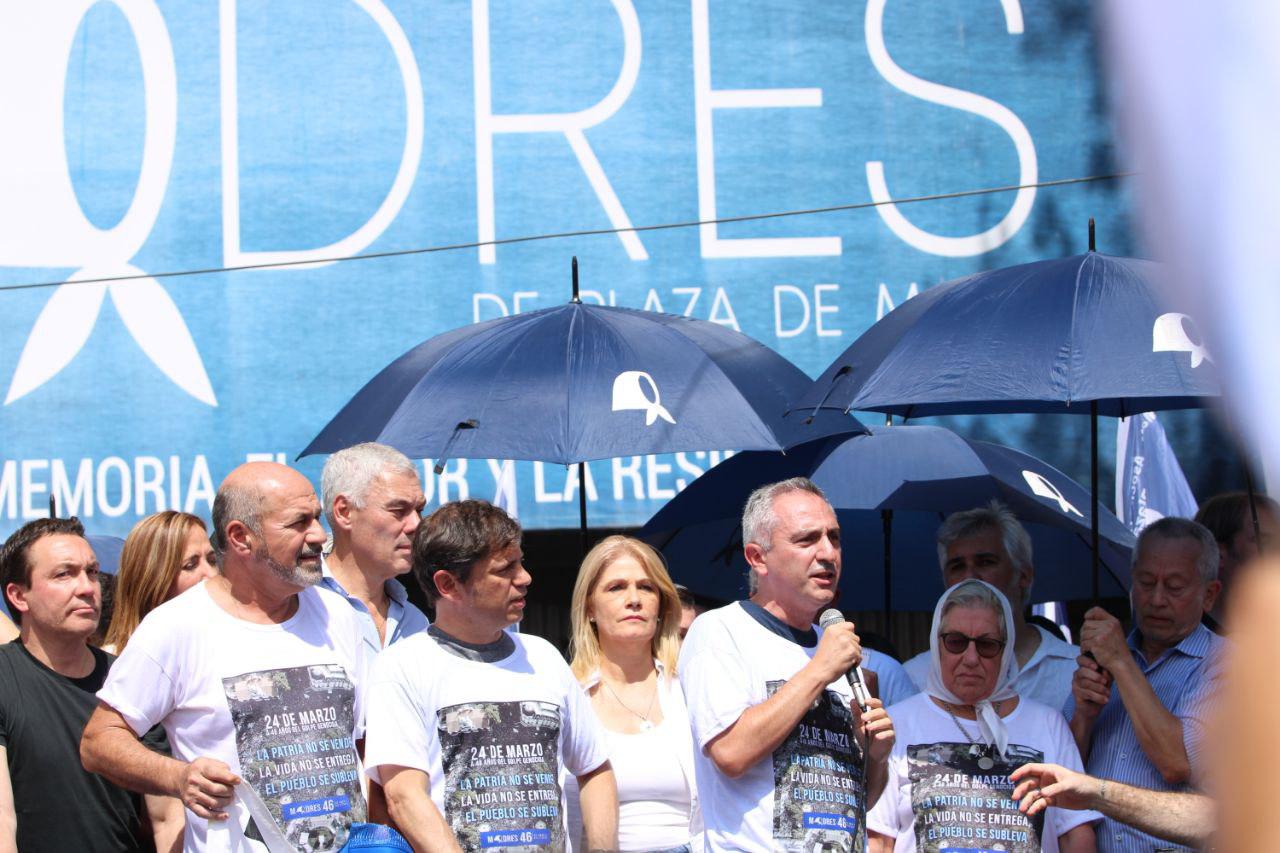Imagen de En la sede de Madres de Plaza de Mayo, el Gobernador reafirmó su compromiso con la Memoria, la Verdad y la Justicia. Desde LPEO, acompañamos la multitudinaria convocatoria.